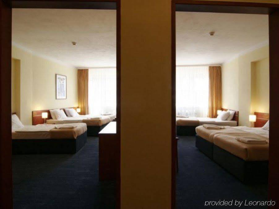 เรสซิเดนซ์ เอมมี ปราก Hotel ภายนอก รูปภาพ